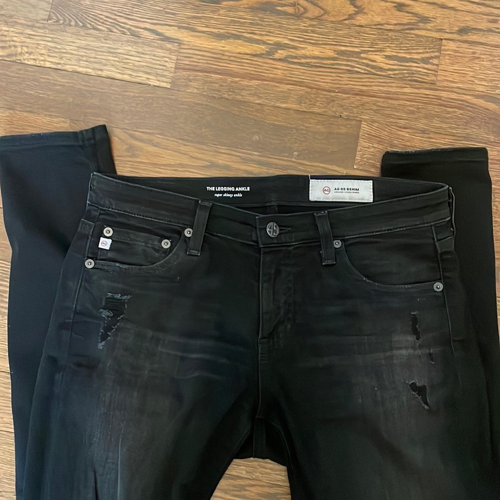 AG Black Skinny- The Legging ankle